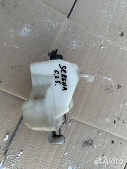 Расширительный бачок Nissan Serena C25