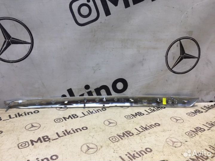 Накладка обшивки двери задняя левая Mercedes-Benz