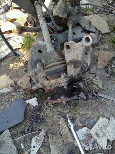 Кулак поворотный левый Toyota corolla 2008 года 1