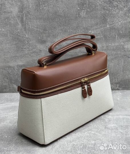 Кожаная сумка от бренда Loro Piano