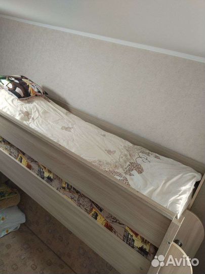 Двухъярусная кровать бу с матрасами