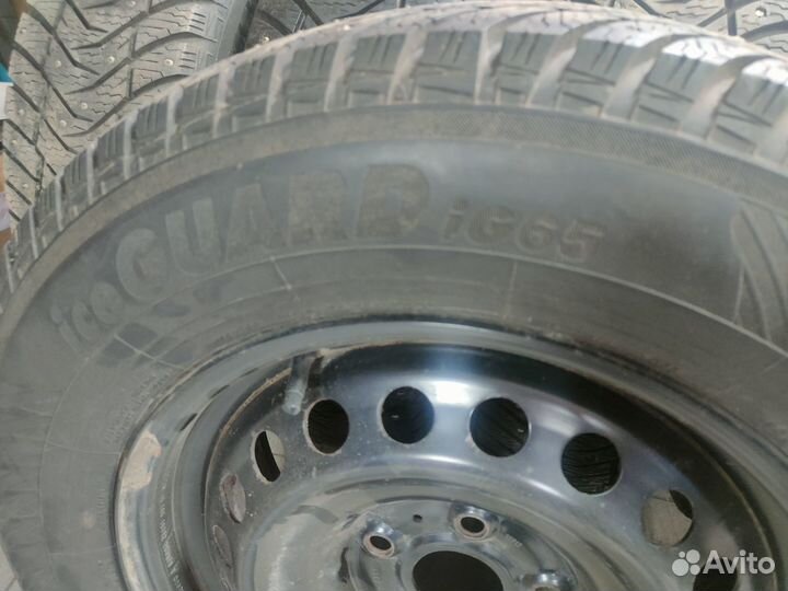 Yokohama Ice Guard IG65 215/65 R16