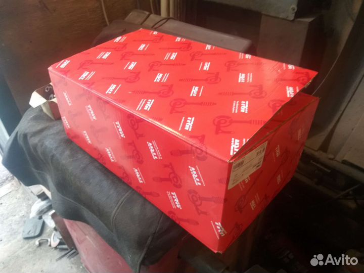 Стойка амортизатора