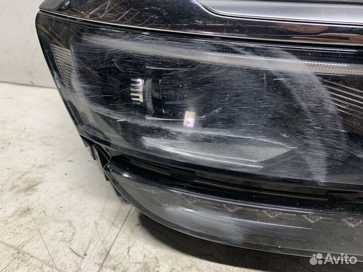 Фара правая Volkswagen Tiguan 2017)