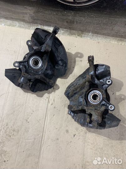 Поворотный кулак передний BMW X5 E53