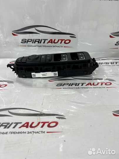 Блок управления стеклоподъемниками Kia Stinger 1