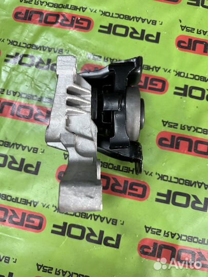 Подушка двигателя правая Nissan Note E12 11210-1HS