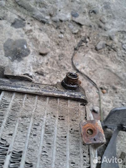 Радиатор масляный Mercedes W140