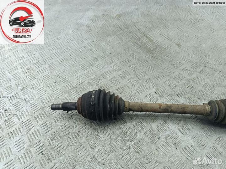 Полуось передняя правая б/у Renault Megane II (2002-2008) 8200264665