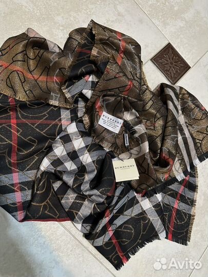 Новый с биркой шарф (палантин) Burberry