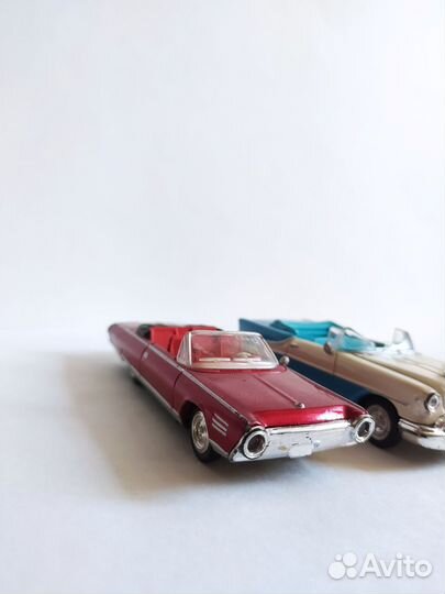 Модели Oldsmobile и Chrysler 1:43 New Ray