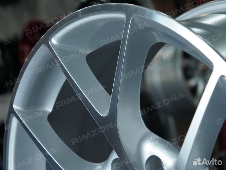 Литые диски HRE R17 на Mitsubishi. Арт802