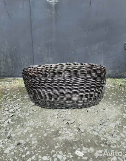 Лежанка для собак плетеная