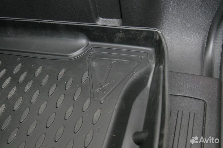 Коврик в багажник Hummer H3 2005