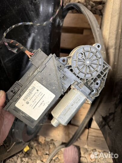 Моторчик стеклоподьемника зп Porshe Cayenne 1