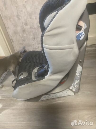 Автомобильное кресло