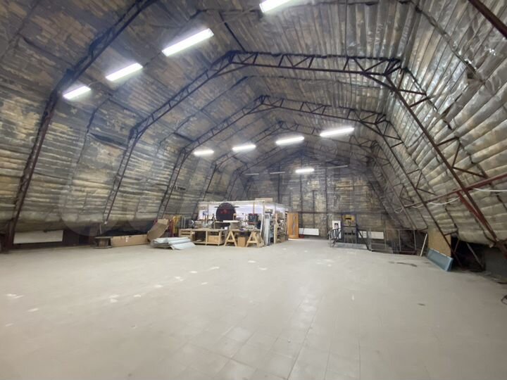 Теплый склад с подъемником, 927.97 м²