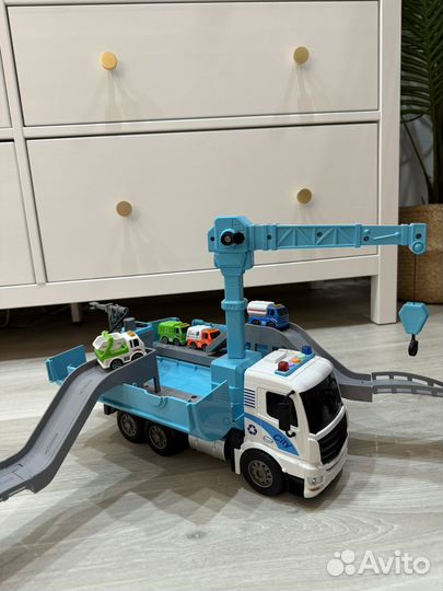 Детские игрушки машины пакетом