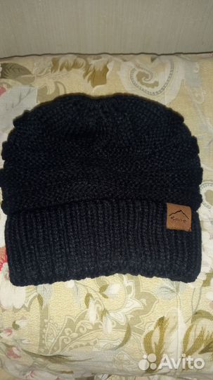 Новая бейсболка-козырек с вырезом