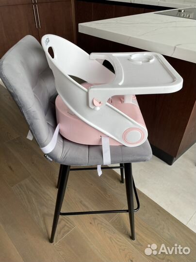 Складной стульчик бустер для кормления babyton