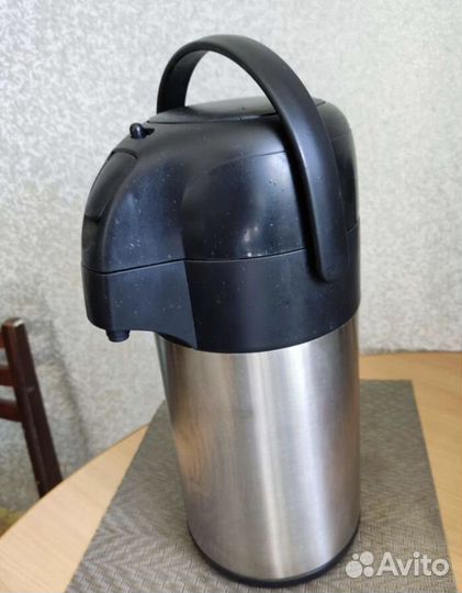 Помповый термос 2 л