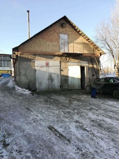 Машиноместо, > 30 м²