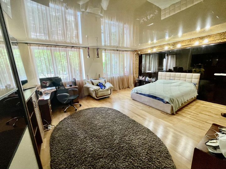 3-к. квартира, 185 м², 1/9 эт.