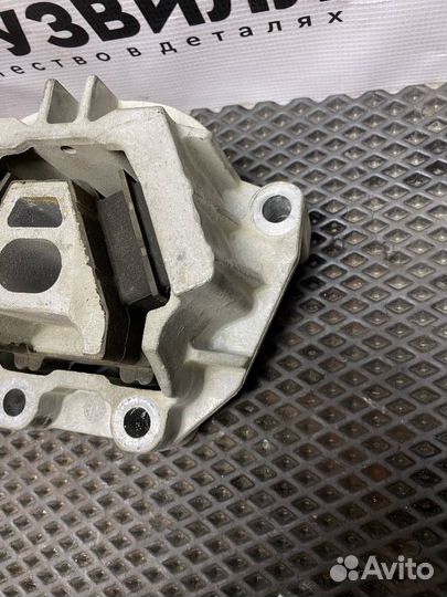 Подушка крепления двигателя Volvo FL FE 5010460056