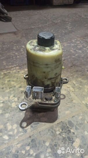 Насос гидроэлектроуселителя на форд с мах /фокус