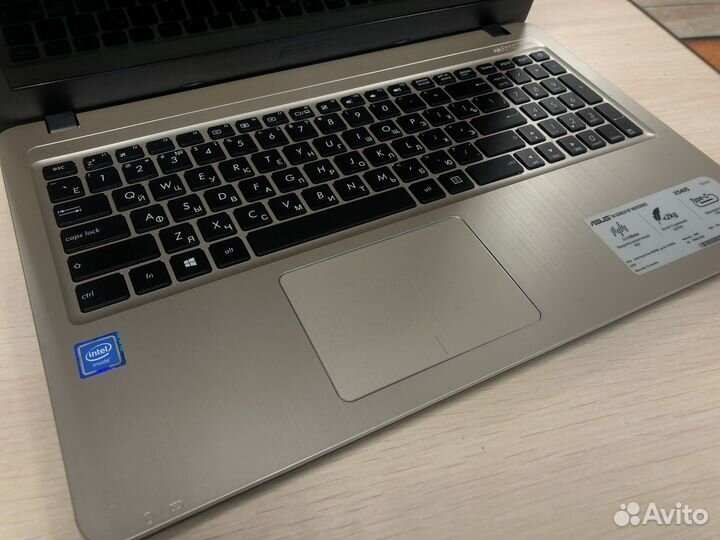 Ноутбук Asus x540s SSD 256GB в идеaльном сocтоянии