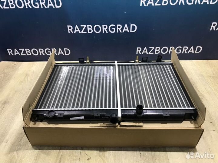 Радиатор охлаждения Nissan Primera P12