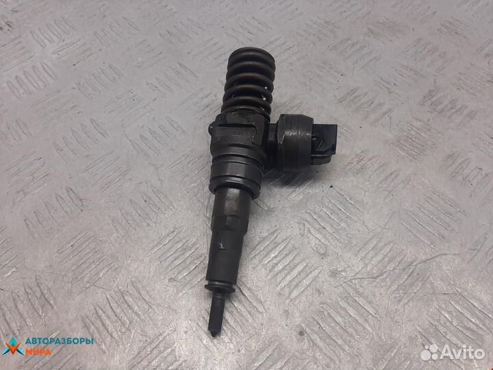 Форсунка Skoda Fabia 2 (5J) 2008 038130080X