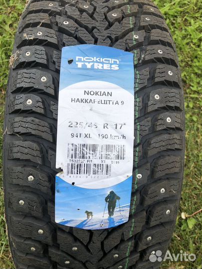 Nokian Tyres Hakkapeliitta 9 225/45 R17 94T