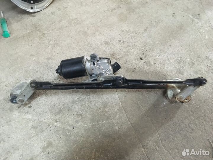 Трапеция стеклоочистителей (Hyundai Santa Fe)