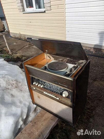 Виниловый проигрыватель vef