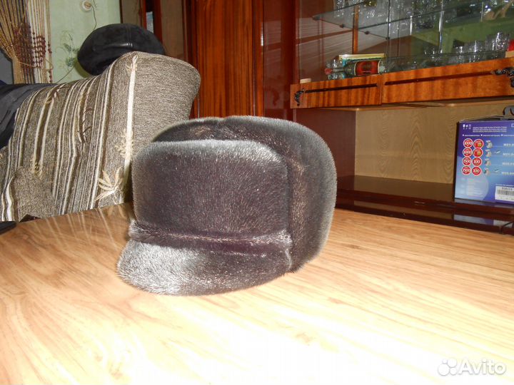 Продается мужская шапка зимняя