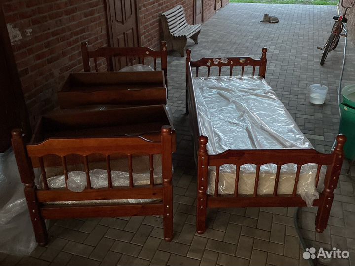 Двухъярусная кровать