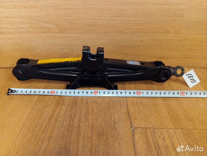 Домкрат. Toyota Mark ll. Chaser. Cresta. #1810