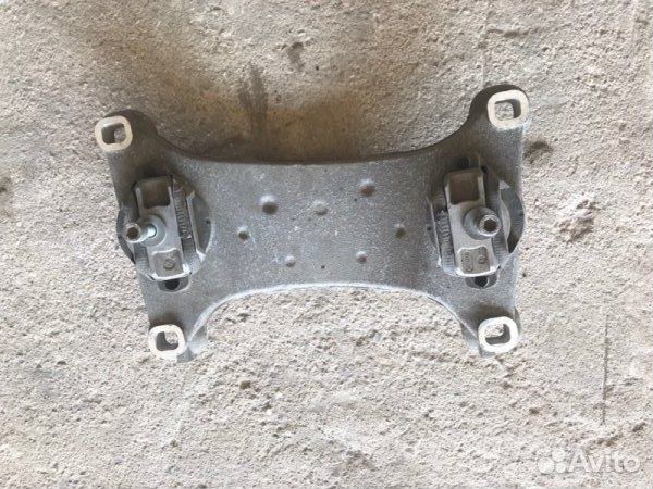 Кронштейн кпп Audi A8 D3 6.0 2007