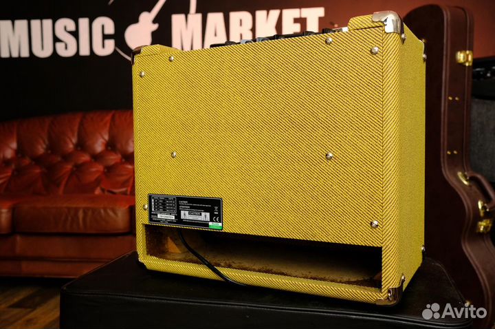 Гитарный комбоусилитель + аксессуар