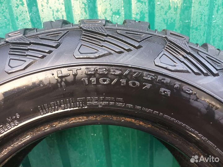 R16 Kumho Road Venture MT51 225/75, PCD 5x115 DIA 18