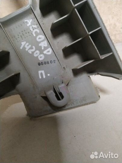 Обшивка стойки правая Honda Accord 7 2003-2008