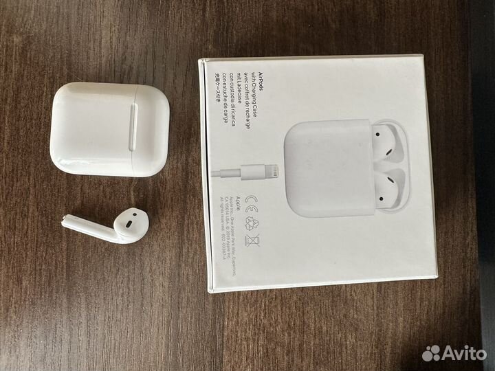 Беспроводные наушники apple правый