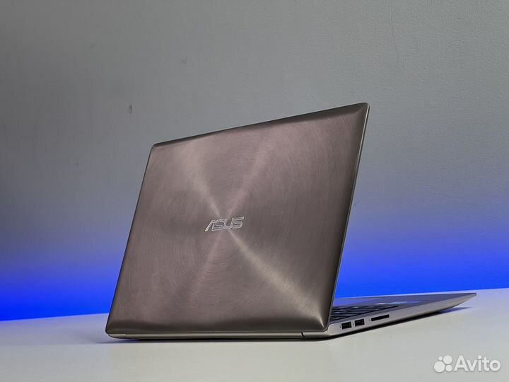 Asus ZenBook IPS Core i5 8g озу SSD256g GeForce 2g