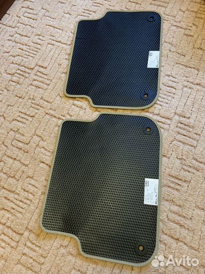 Коврики в салон новые задние для Ауди А 6