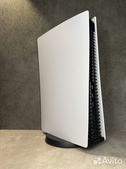 Sony PlayStation 5 + 2 Геймпада + Игры