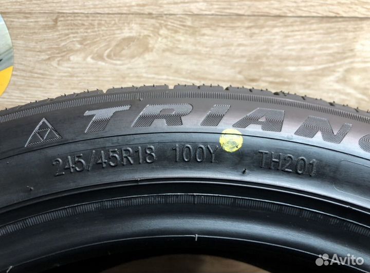 Triangle TH201 Sportex 245/45 R18