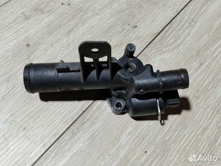 Корпус термостата k9k732 scenic 2 1,5