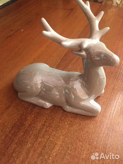 Статуэтка олень