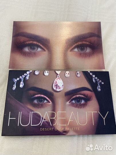 Палетка теней huda beauty